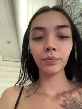Chat XXX en directo de HoTMiA666