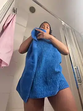 Chat XXX en directo de MilaTeenX