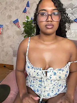 MilaTeenX's Webcam Show
