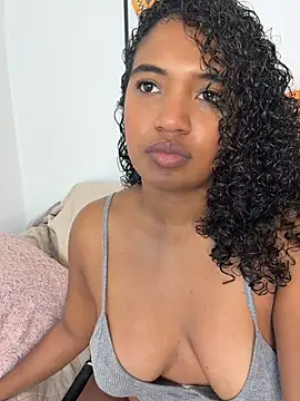 Show de MilaTeenX na webcam