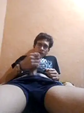 erikmrz316 Webcam Show