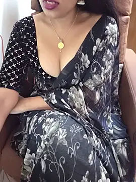 Roja-Telugu777 Adlı Modelin Canlı XXX Sohbeti