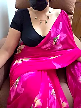 Roja-Telugu777 Adlı Modelin Canlı XXX Sohbeti