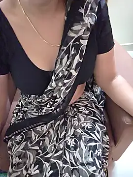 Roja-Telugu777 Adlı Modelin Canlı XXX Sohbeti
