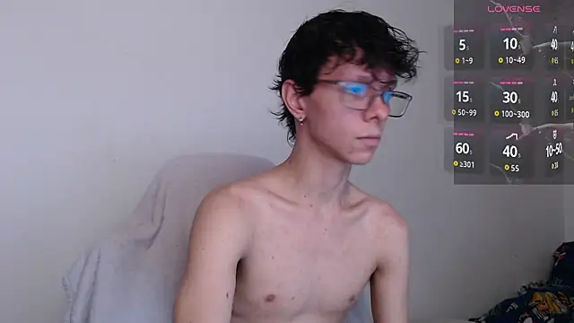 bryamado69 网络视讯表演