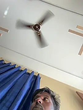Jon410 Show in webcam