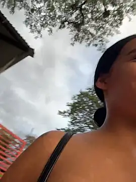 غرفة دردشة Laura_fernandezII المباشرة