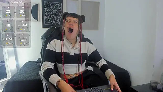 _sharlotte777 Show in webcam