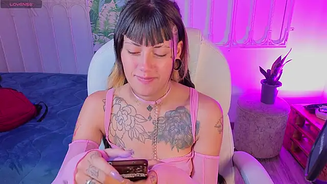 _sharlotte777's Live XXX Chat