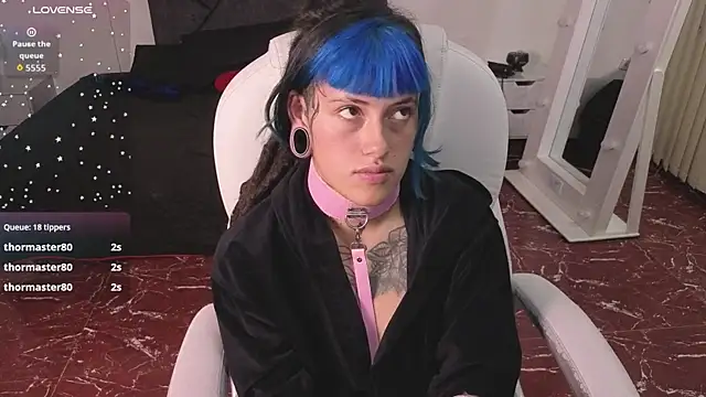 XXX chat uživo modela _sharlotte777