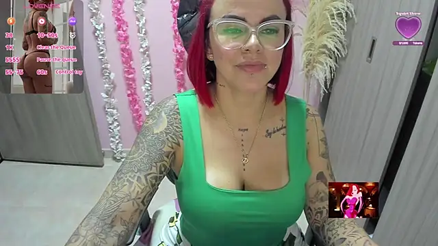 Chat XXX en directo de KAROL_MILF