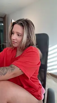 Chat +18 de MiaPetit_ ao vivo