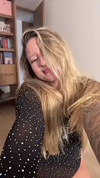 MiaPetit_'s Live XXX Chat