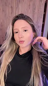 MiaPetit_ Adlı Modelin Canlı XXX Sohbeti
