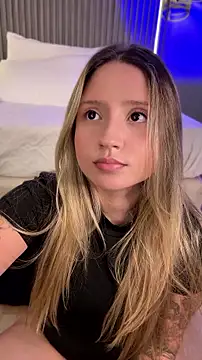 Chat XXX en directo de MiaPetit_