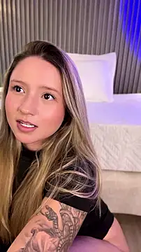 MiaPetit_ Chat XXX in diretta
