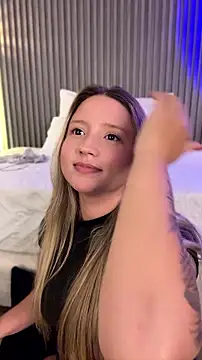 Živý XXX chat MiaPetit_