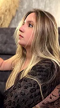 MiaPetit_ Chat XXX in diretta