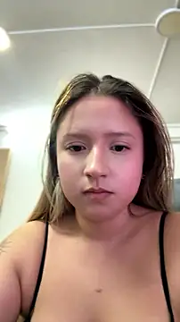 MiaPetit_ XXX чат на живо
