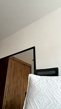 MiaPetit_'s Live XXX Chat