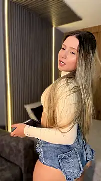Chat +18 de MiaPetit_ ao vivo