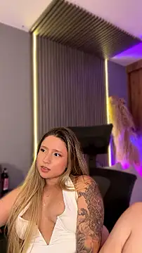 MiaPetit_ লাইভ XXX চ্যাট