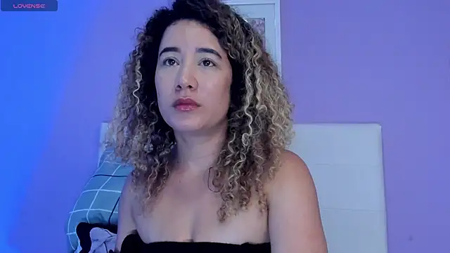 Czat XXX na żywo – Charlotte11-11