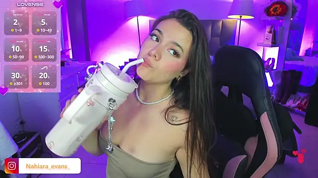NahiaraEvans_'s Webcam Show