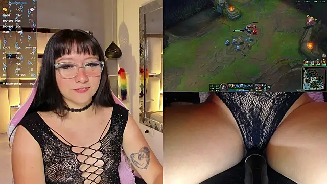 Nanachi_Cook: διαδικτυακό σόου στην κάμερα