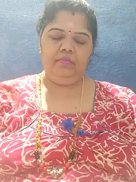 tamilthanushri Chat XXX in diretta