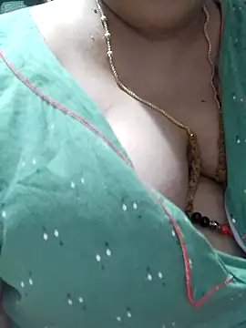 tamilthanushri Chat XXX live