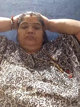 tamilthanushri Adlı Modelin Canlı XXX Sohbeti
