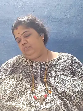 tamilthanushri Chat XXX in diretta
