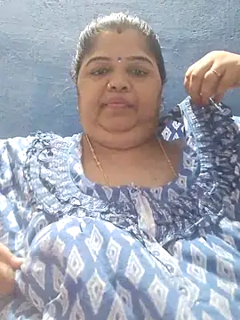 tamilthanushri Chat XXX in diretta