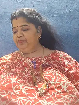 tamilthanushri Chat XXX in diretta