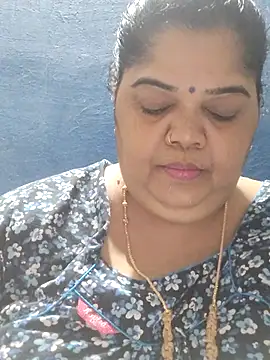 tamilthanushri Adlı Modelin Canlı XXX Sohbeti