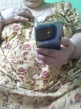 tamilthanushri's Live XXX Chat