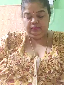 tamilthanushri Chat XXX in diretta
