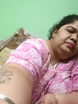 tamilthanushri Chat XXX live