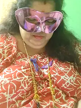 tamilthanushri Chat XXX in diretta