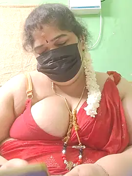 tamilthanushri Chat XXX in diretta