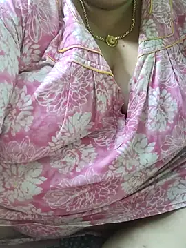 tamilthanushri Adlı Modelin Canlı XXX Sohbeti