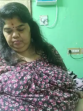 tamilthanushri's Live XXX Chat