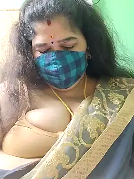 Tamil-mayasri élő XXX-chatje