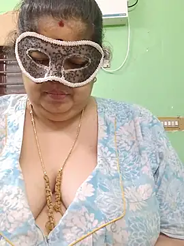 Tamil-mayasri's Live XXX Chat
