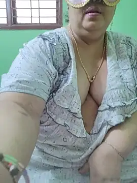 Tamil-mayasri Chat XXX in diretta