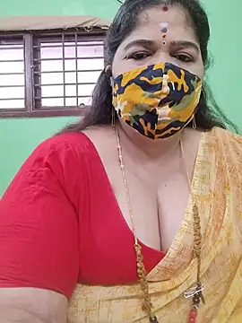 Tamil-mayasri élő XXX-chatje