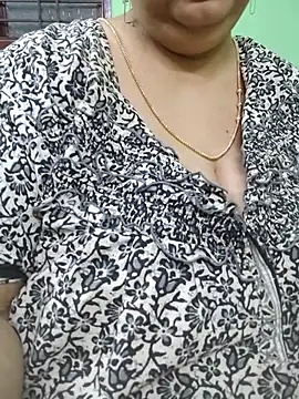 Tamil-mayasri Live XXX-Chat