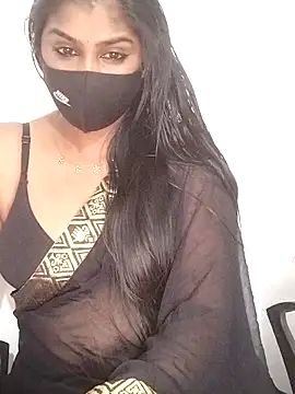Chat XXX ao vivo de Tamil_Azhaghi