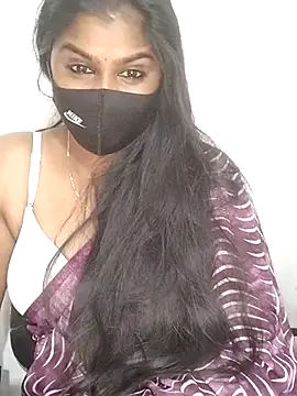 Tamil_Azhaghi Adlı Modelin Canlı XXX Sohbeti